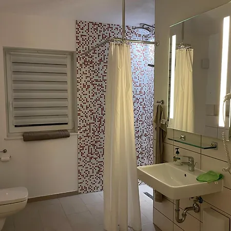 Gaestehaus Am Salzhaff بيت ريفي Zweedorf